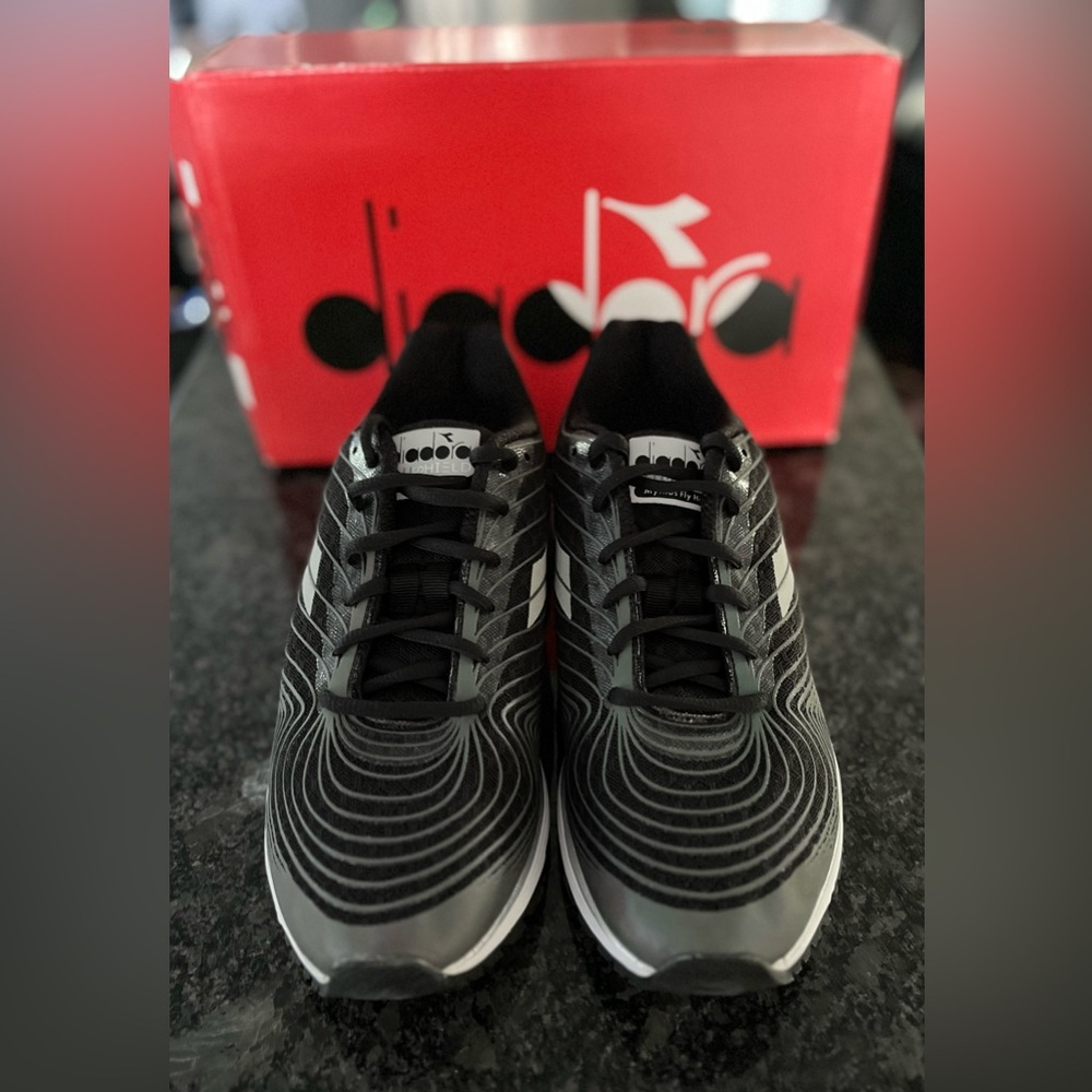 Diadora Mythos Blusheild Fly Hip Men's Athletic Shoes Size 9.5 New